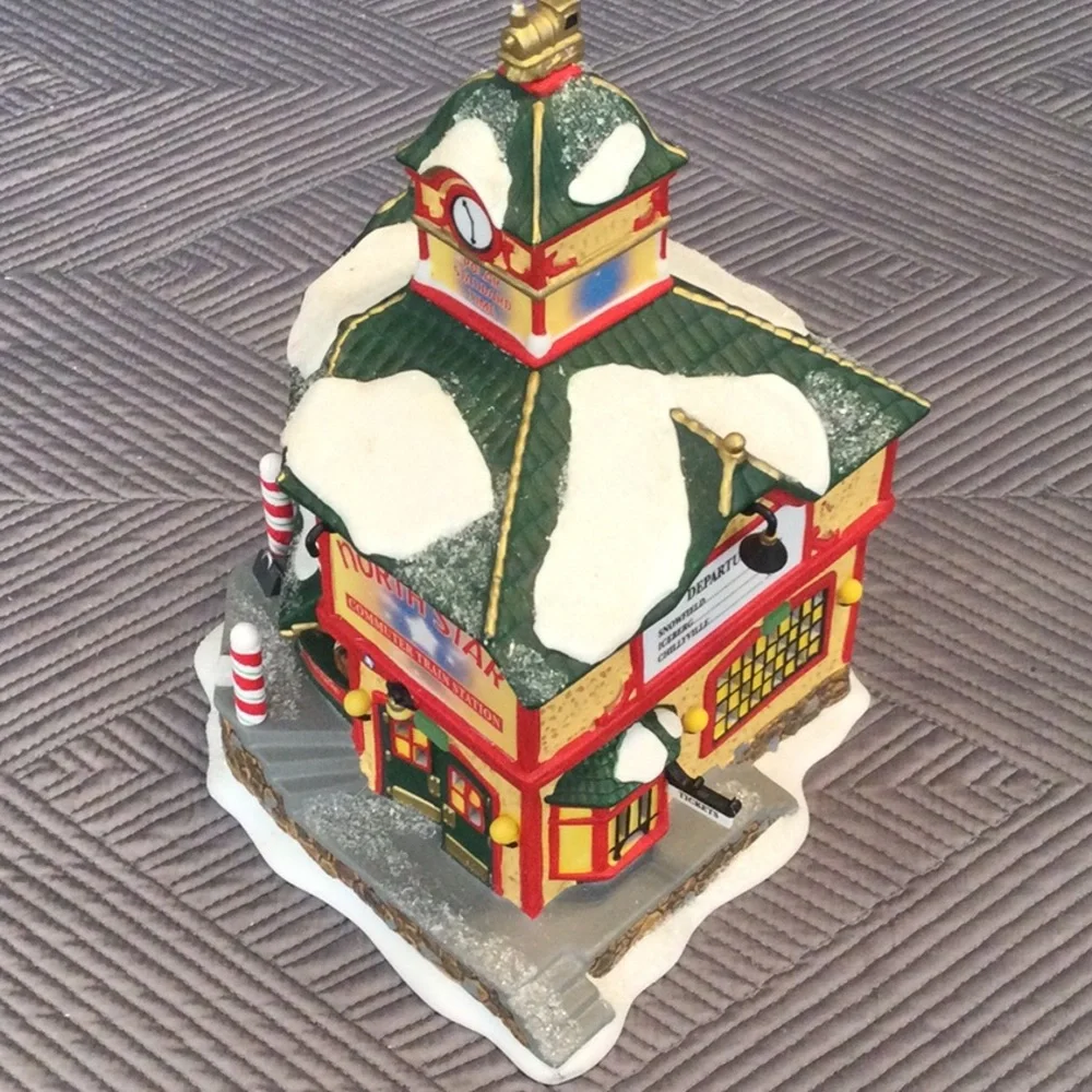 Department 56 North Star Commuter Train Starion - Picture 7 of 8